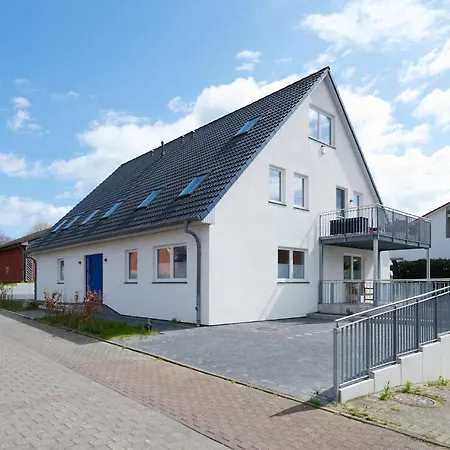Artpartment Pink Dream Apartment Laboe